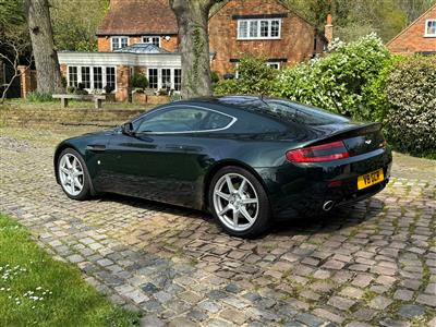 Aston Martin+AM Vantage