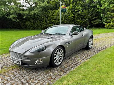 Aston Martin+Vanquish