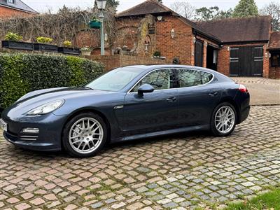 Porsche+Panamera 4S