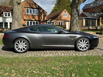 Aston Martin+DB9