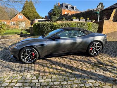 Aston Martin+DB11