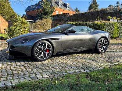 Aston Martin+DB11