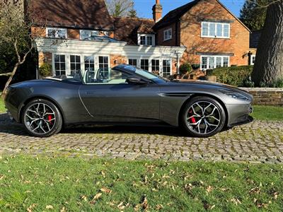 Aston Martin+DB11