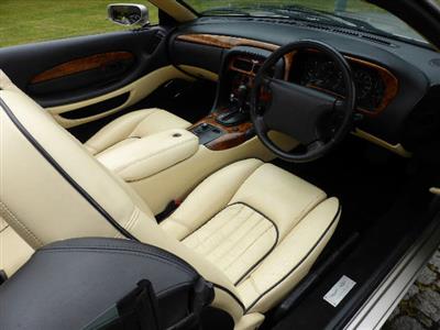 Aston Martin+DB7