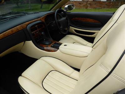 Aston Martin+DB7