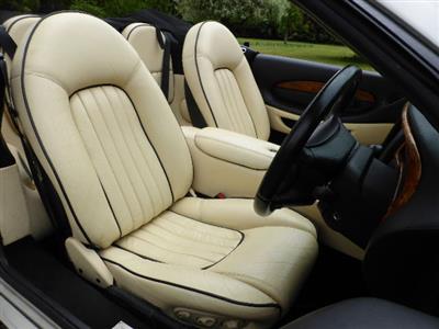 Aston Martin+DB7