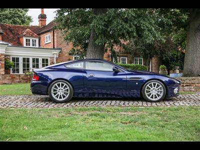 Aston Martin+Vanquish