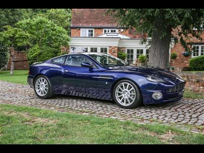 Aston Martin+Vanquish